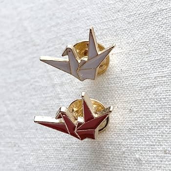 【美品】イタリアパビリオン「シチリアイベント限定ピンバッジ」折り鶴デザイン da1a046_01.jpg